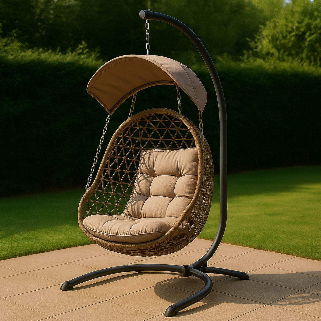 Chaise suspendue en forme d'œuf en polyrotin avec coussin et auvent en tissu beige pour jardin extérieur