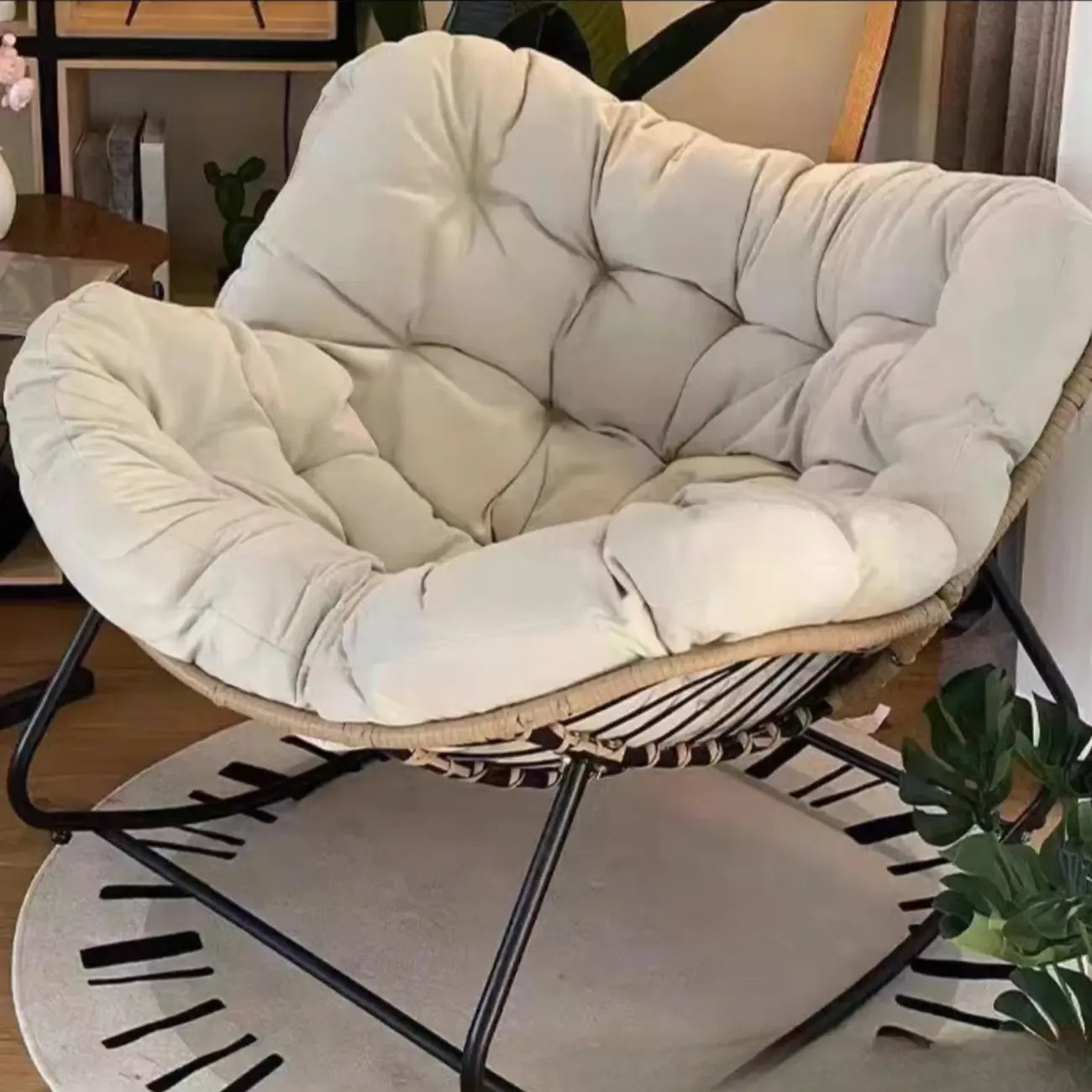 Fauteuil à bascule rembourré sans accoudoirs avec coussin pour salon