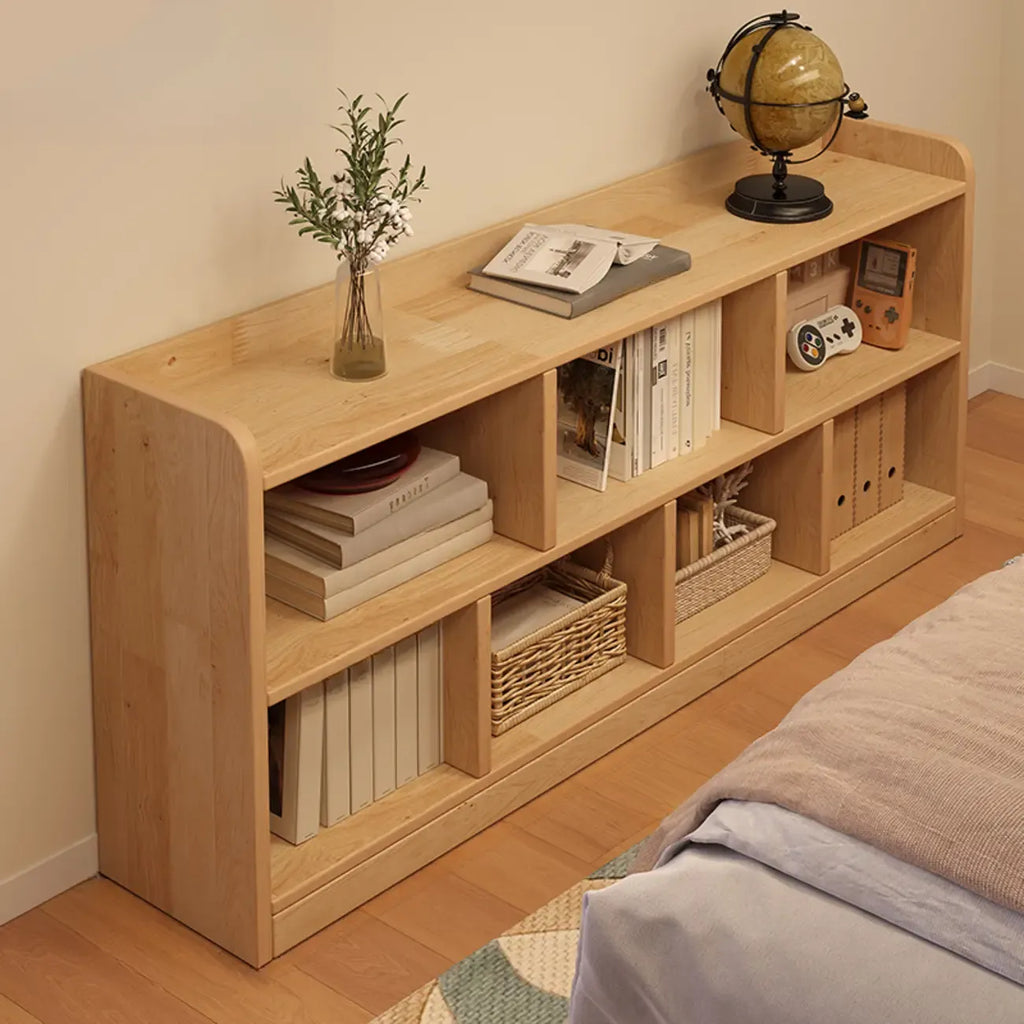 Bibliothèque basse rectangulaire en bois brun naturel avec rangement horizontal