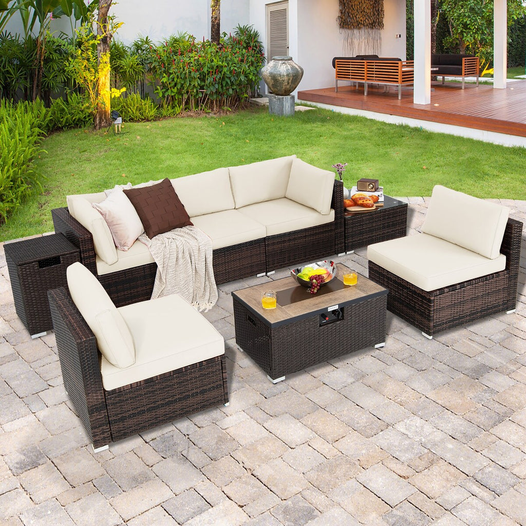 Ensemble de mobilier de patio en rotin 8 pièces comprenant une table foyer, un support pour bouteille de gaz et une housse de protection.