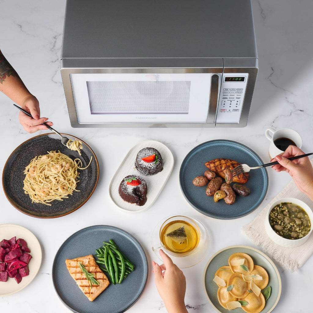 Four à micro-ondes Farberware Classic 1,1 pi³ (31 litres) 1000 watts